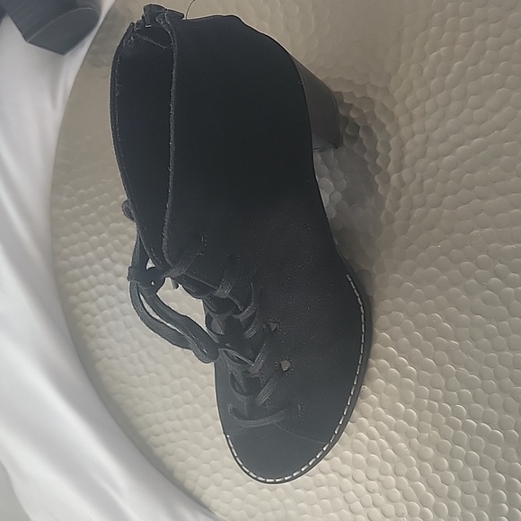 Old Navy Chunky heels, Sz. 6, black - Picture 5 of 5